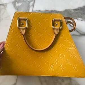 Louis Vuitton yellow stunning purse